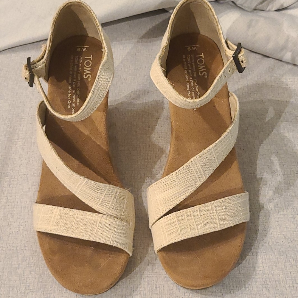 Toms Wedge Sandal